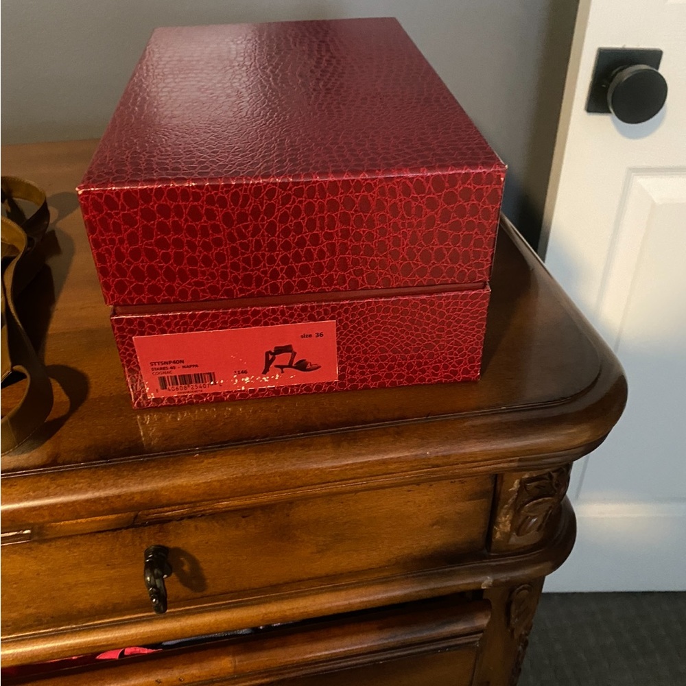 strappy kitten heel sandal